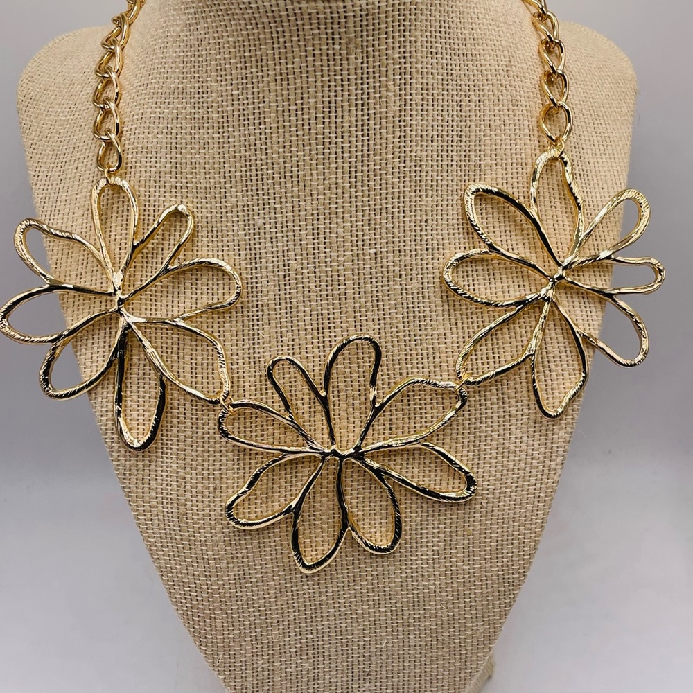 Gold Flower Necklace